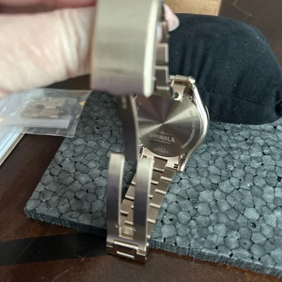 Shinola Vinton 38mm Champagne Gold Watch with White Dial. Unisex - Picture 4 of 17